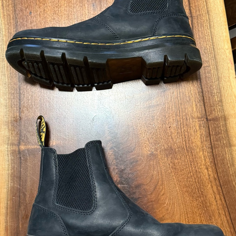 DR MARTENS Embury Black Leather Boots Mens sz 8, Womens sz 9 - Picture 5 of 6